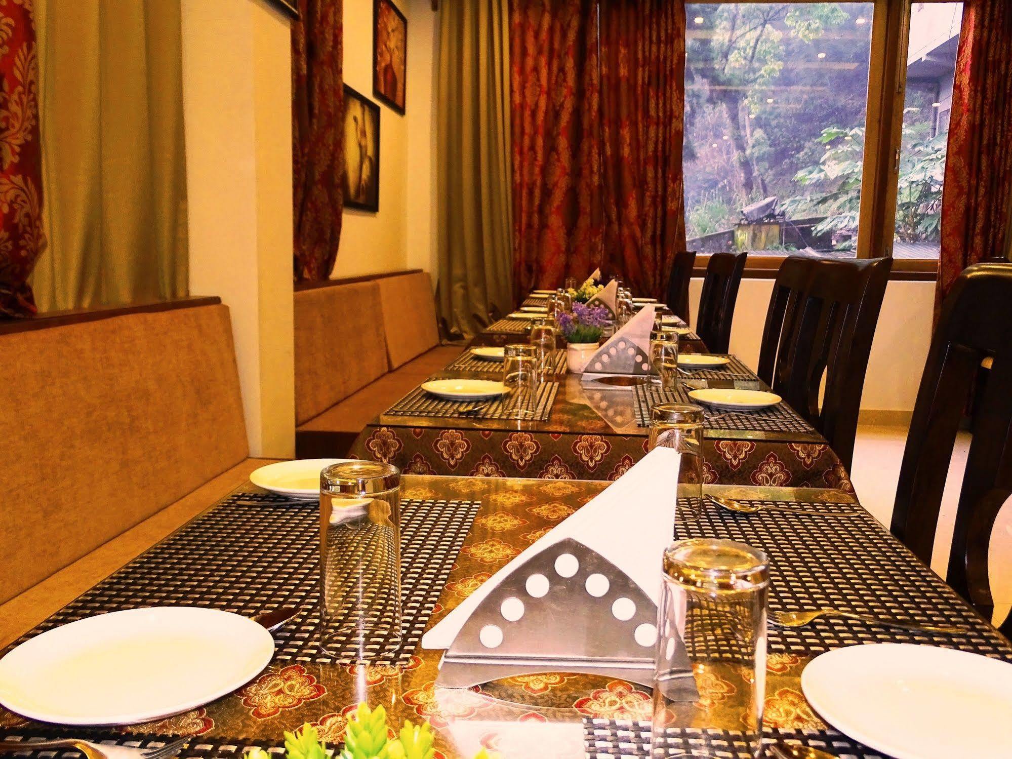 The Golden Crest Hotel Gangtok Kültér fotó